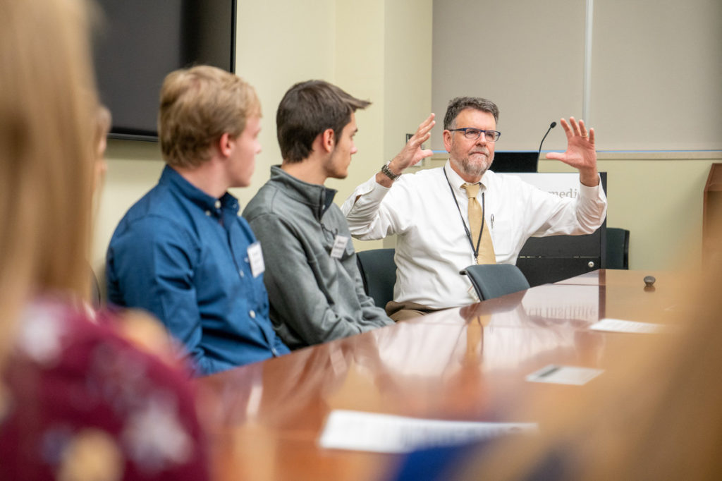 Scholarship students on Fralin Biomedical Research Tour