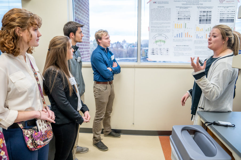 Scholarship students on Fralin Biomedical Research Tour