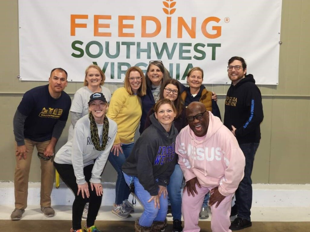 Feeding Southwest Virginia staff member James Andrews (front right) with Virginia Western volunteers on Jan. 12.